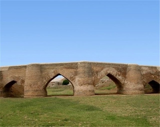 مرمت اضطراری اثر تاریخی پل شکسته استان همدان